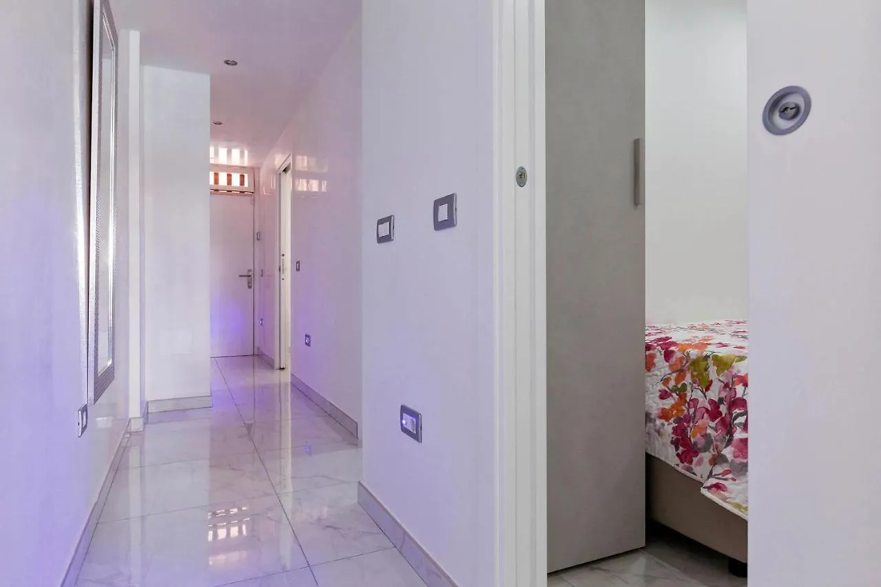 Apartamento Sara En Torviscas Bajo - Sara Vacation Apartment Costa Adeje  0*, Costa Adeje (Tenerife) Spain